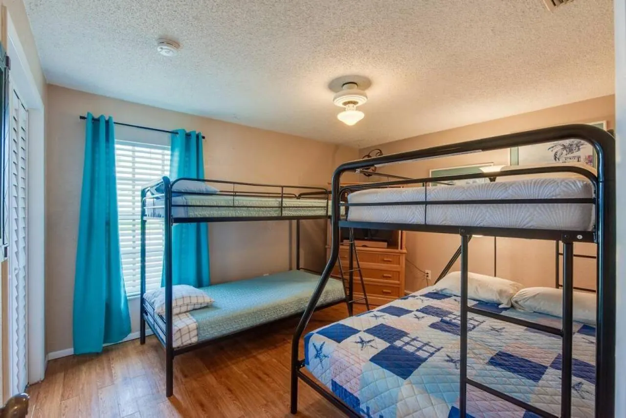 بيت للعطل Large Pool Home And Blocks Away From The Beach دايتونا بيتش